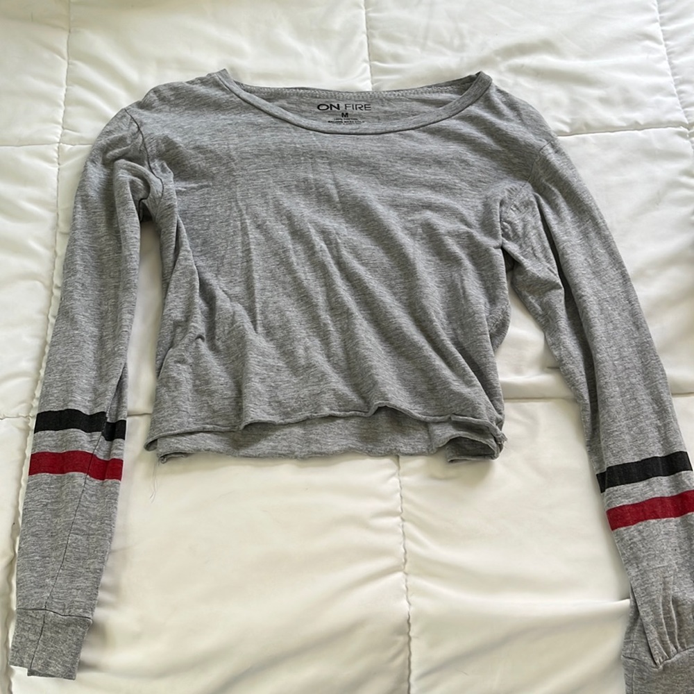 Long sleeve grey crop top